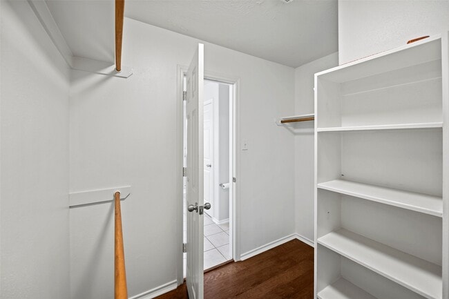 Building Photo - 235 W Stedhill Loop