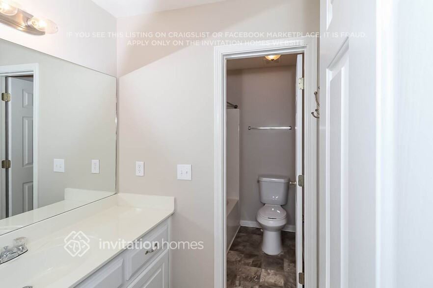 Building Photo - 3843 Laurel Dr NW