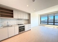 Building Photo - 550 Vanderbilt Ave