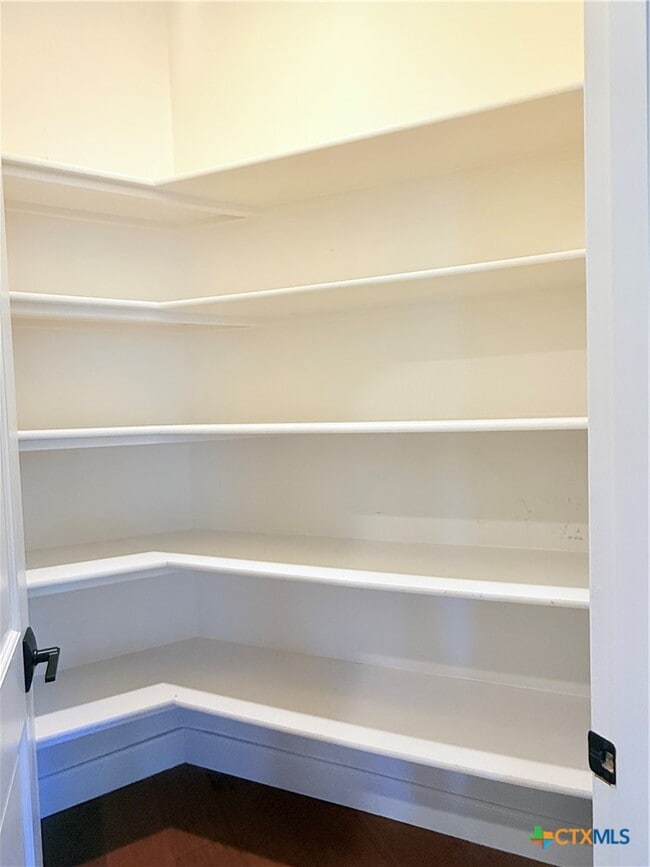 Building Photo - 627 Mission View Ct