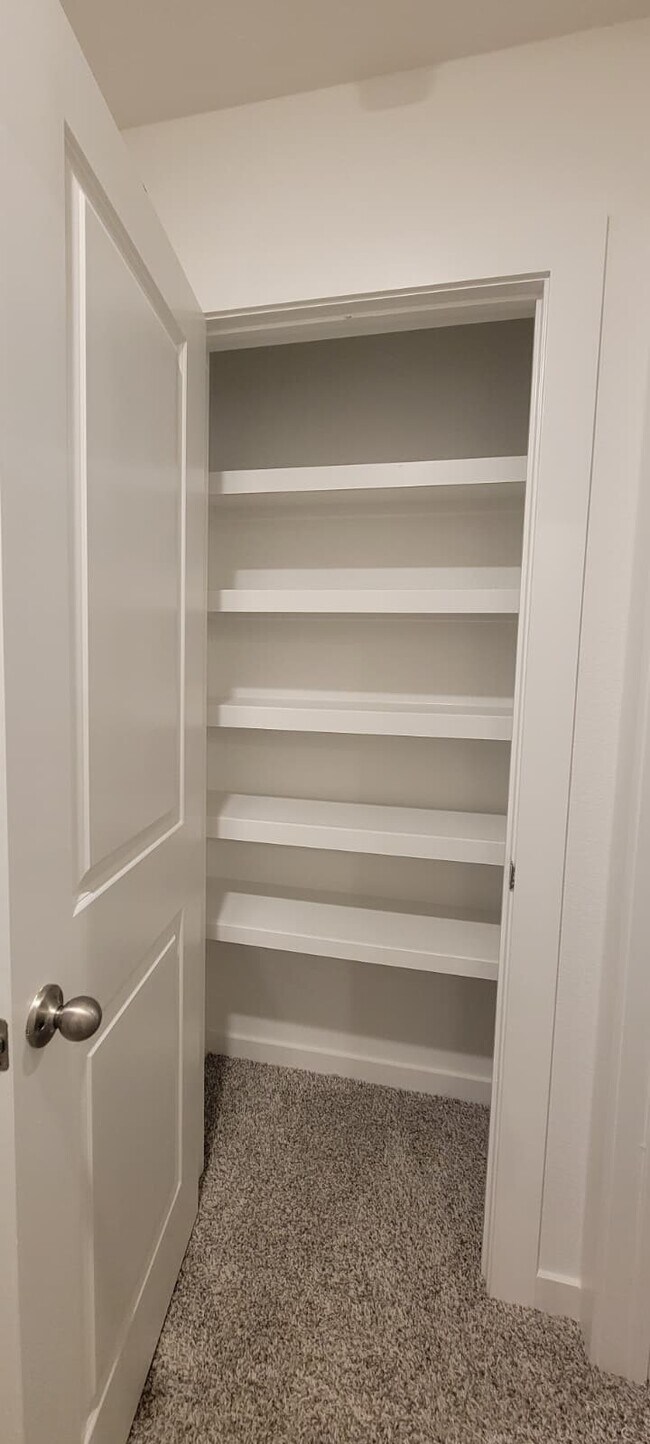 Building Photo - 3566 Blue Mockingbird St