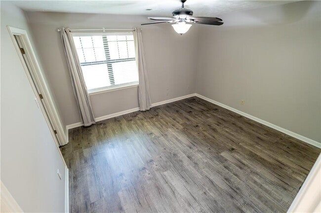 Building Photo - 1256 Minhinette Dr