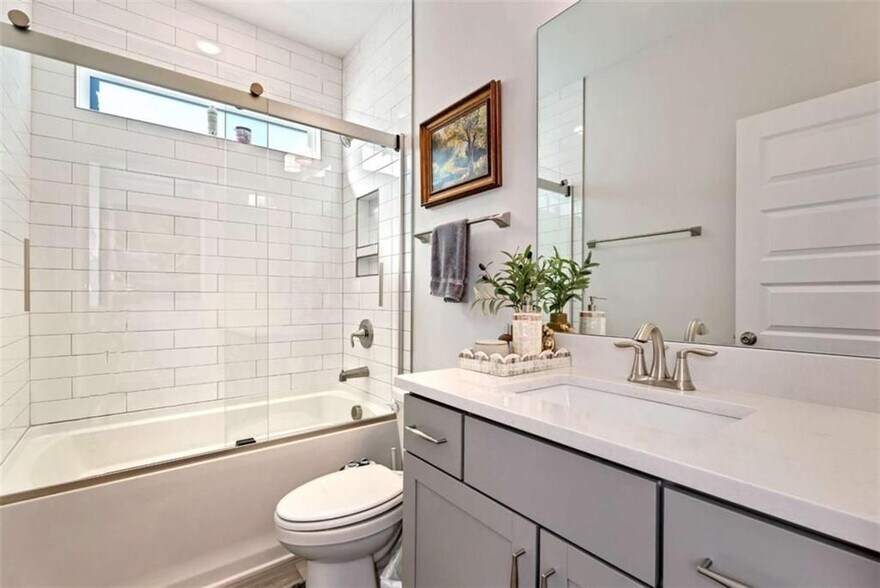 Building Photo - 6968 Manchester Dr