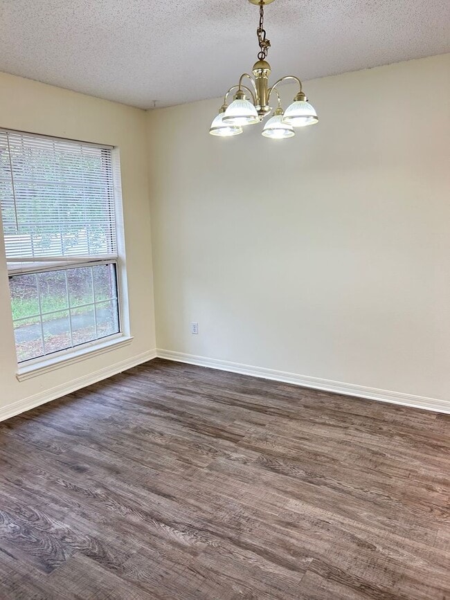 Building Photo - BEAUTIFUL BRICK 4 BEDROOM 2 BATH HOME AVAILABLE NOW CONTACT KAREN GUARDINO, REALTOR 386-747-9295