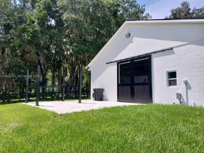 Building Photo - 20925 NW 100th Avenue Rd