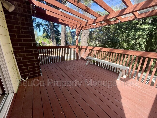 Building Photo - 324 SE 30th Ave