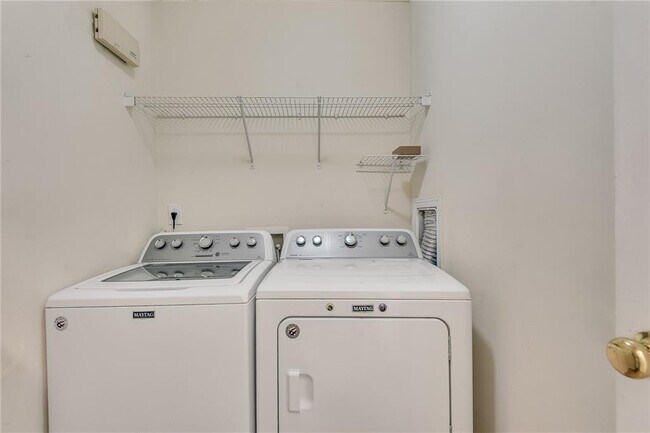 Building Photo - 1045 Mosscroft Ct