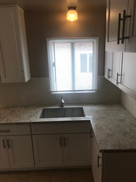 Building Photo - 2240 Euclid Ave