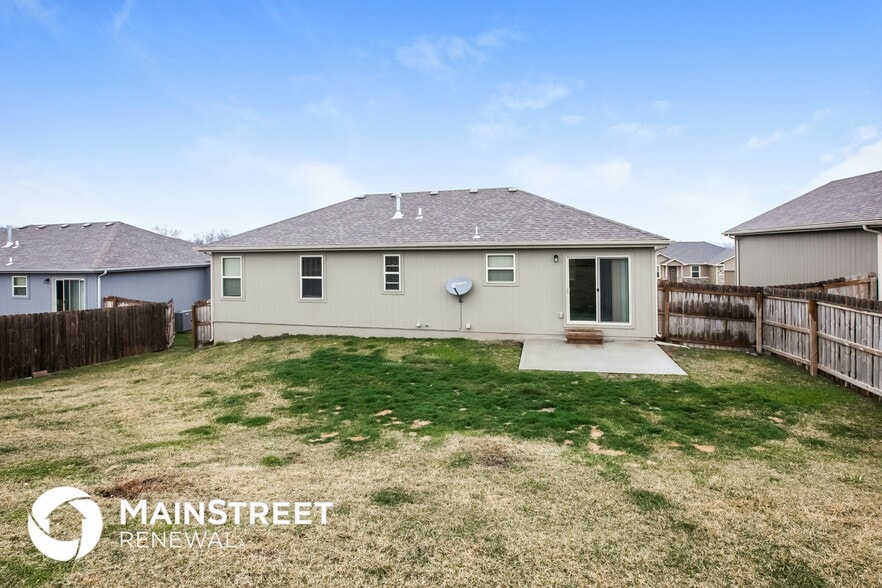 Building Photo - 1305 NW High View Dr