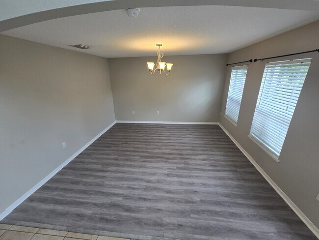 Building Photo - 405 Brooklet Cir