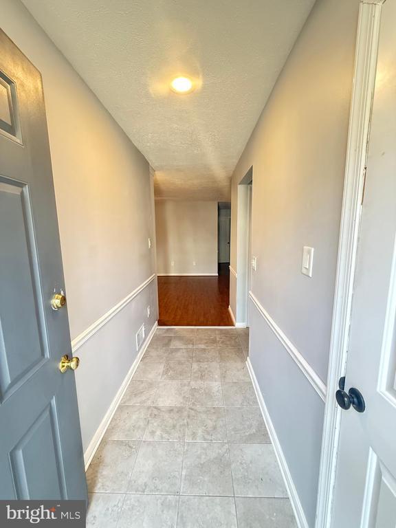 Building Photo - 10002 Oakton Terrace Rd