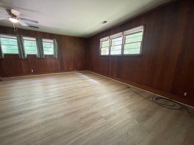 Building Photo - 126 Pine Valley Rd