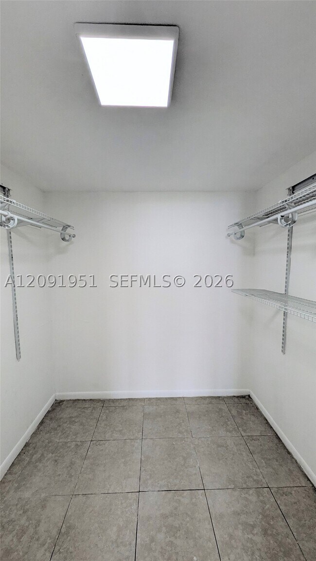 Building Photo - 10865 SW 112th St