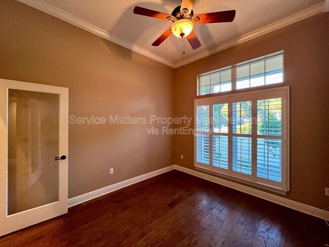 Building Photo - 2926 Greystone Dr