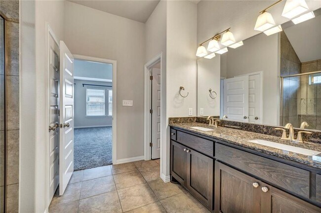 Building Photo - 2926 Diego Dr