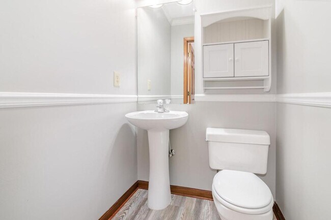 Building Photo - 614 Park Ridge Dr