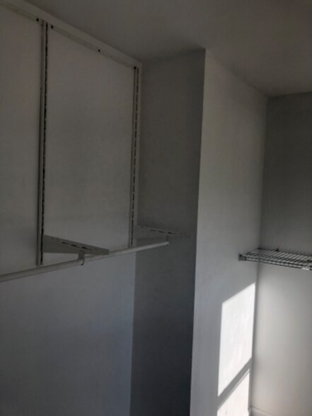 Building Photo - 461 San Roman Dr