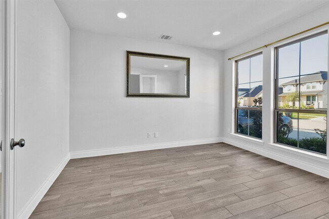 Building Photo - 28907 Ridge Valley Ct