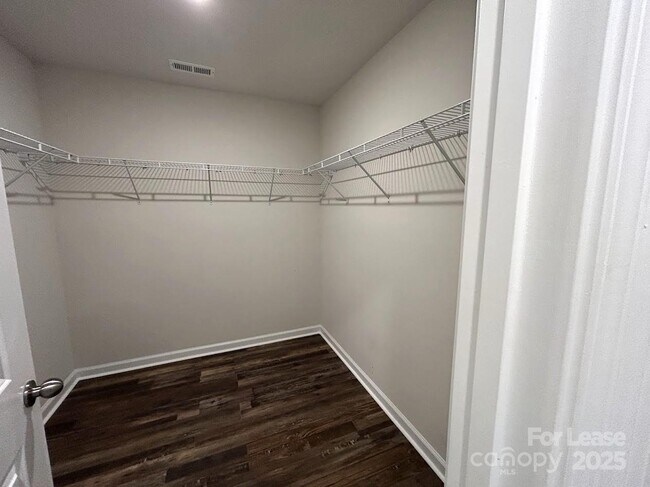 Building Photo - 1004 Whipcord Dr