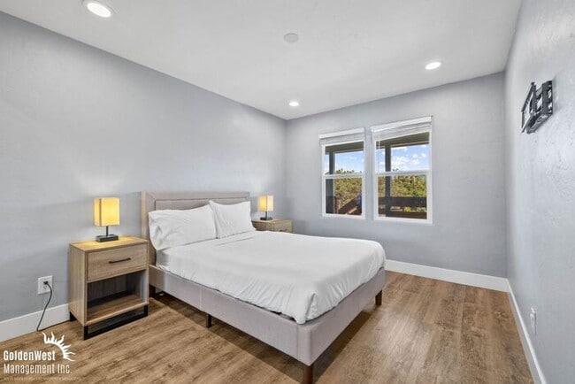 Building Photo - Charming 2Bdm 1Ba upstairs Unit in North P...