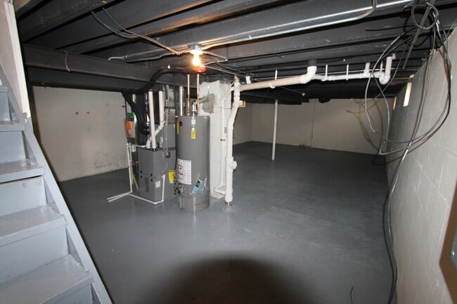 Building Photo - Fully Remodeled 3 Bedroom House!