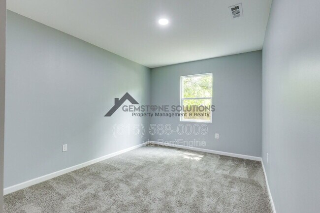 Building Photo - 2930 Primrose Cir