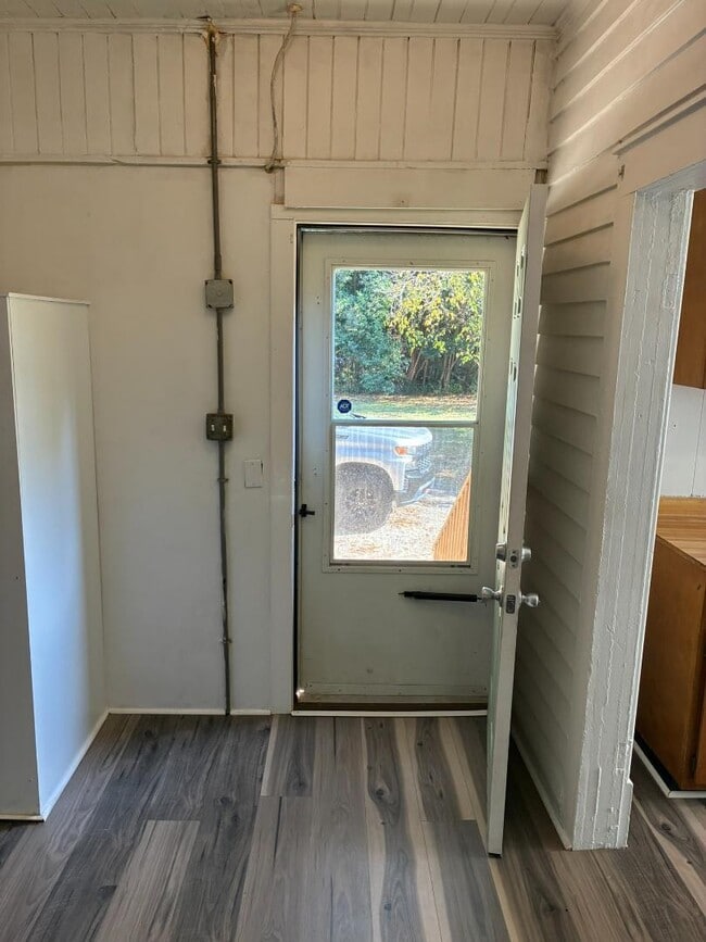 Building Photo - 1301 Branch St