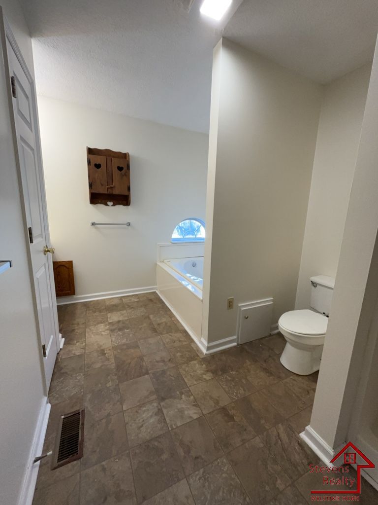 Building Photo - 183 Woodlee Ct
