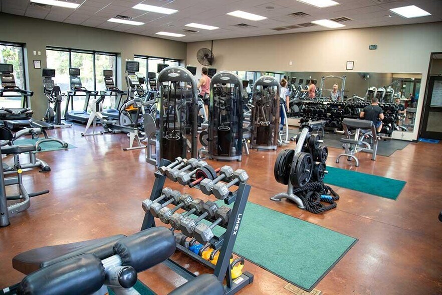 Walden Fitness Gym - 12100 Melville Dr