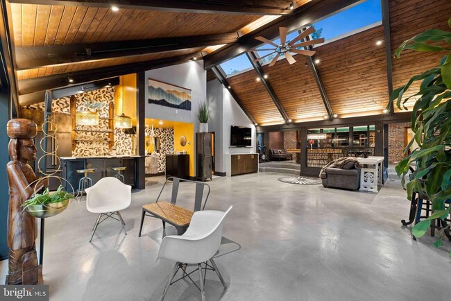 Building Photo - 3000 Caves Rd