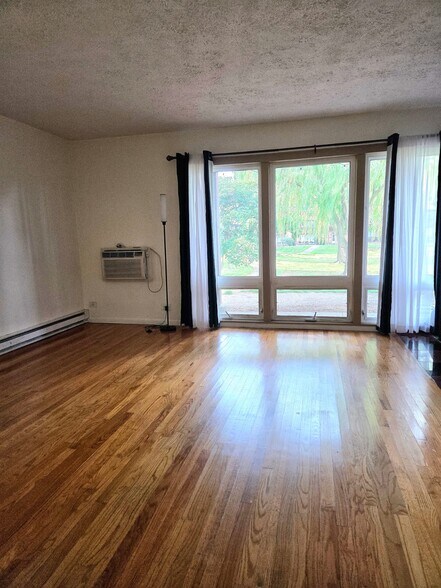 Building Photo - 2205 Arbor Cir