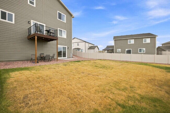 Building Photo - Beautiful 2025-Built 5 Bedroom Home with Finished Walk-Out Basement