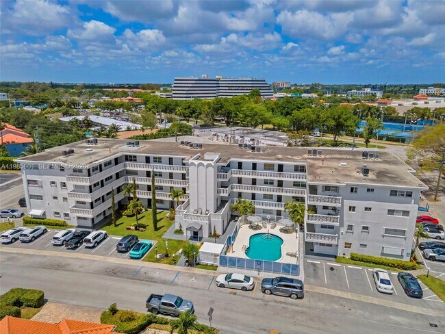 Building Photo - 11685 Canal Dr