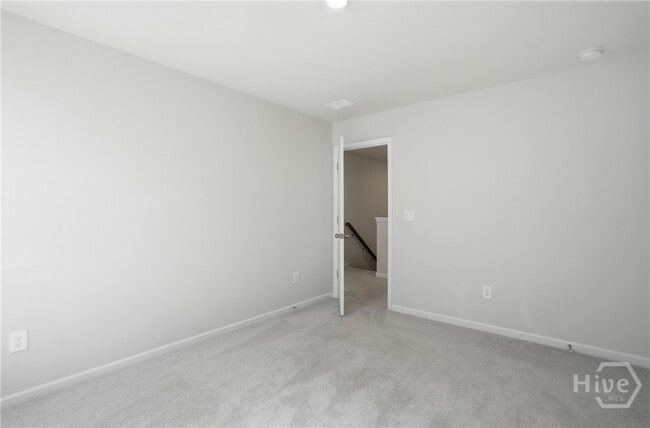 Building Photo - 145 Binscombe Ln