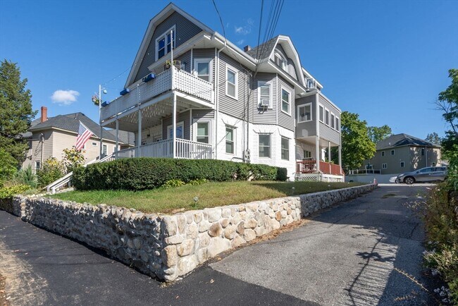 Building Photo - 144 Waverly Rd