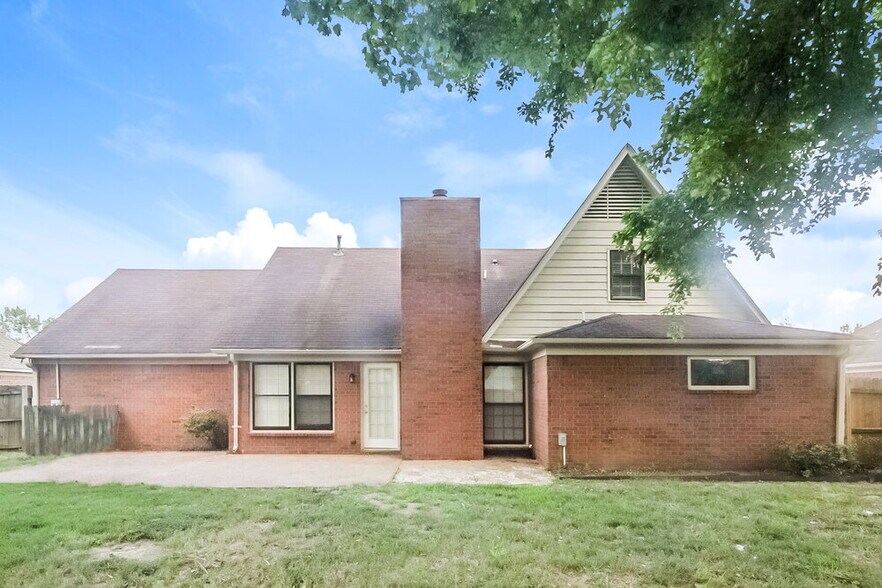 Building Photo - 951 Cully Rd