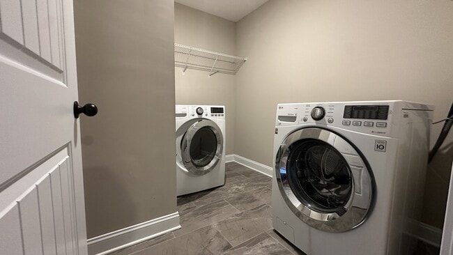 Building Photo - 3149 Timberdale Dr