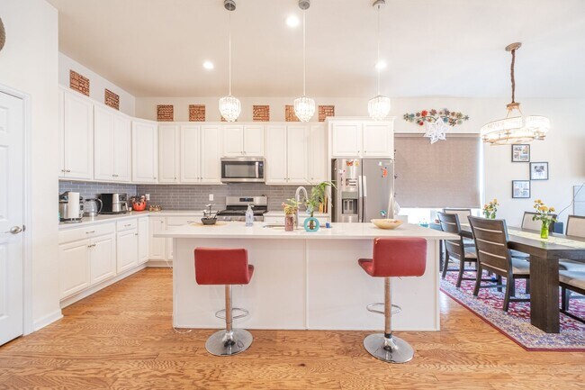 Building Photo - Gorgeous 3-Bed, 3-Bath Home in Ketcher Farm- Theater Room & Fenced Yard!