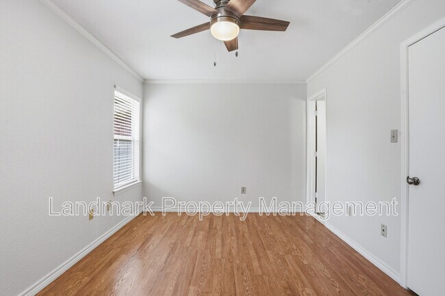 Building Photo - 1122 Hidden Creek Dr
