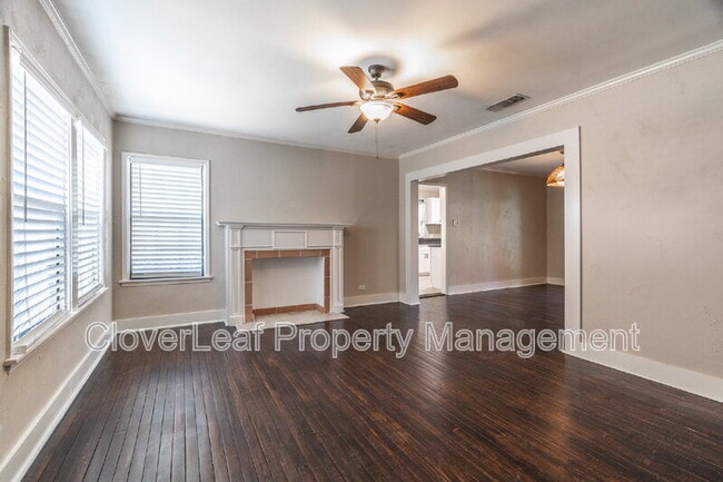 Building Photo - 2423 W Huisache Ave