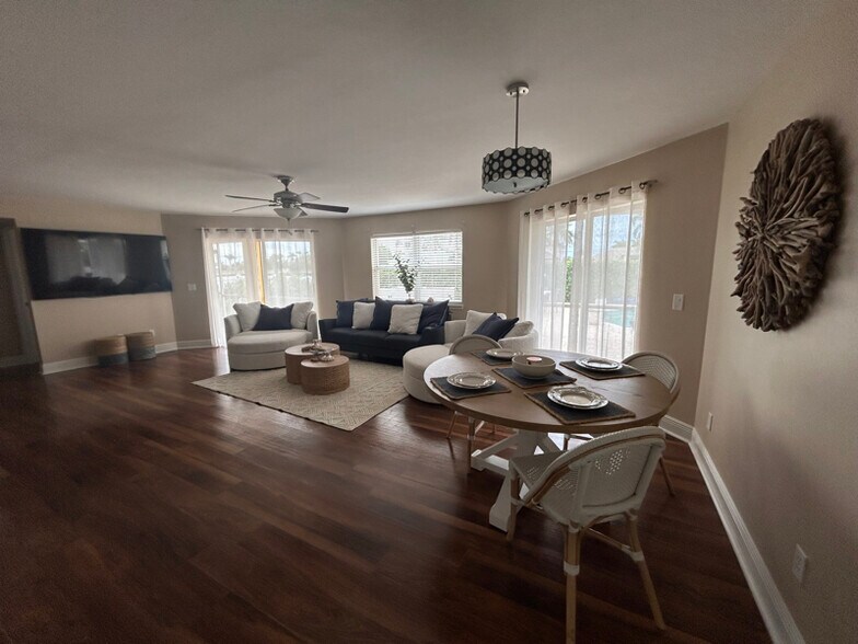 Building Photo - 5420 Chiquita Blvd S