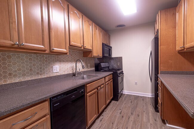 Kitchen - 5201 Newton St