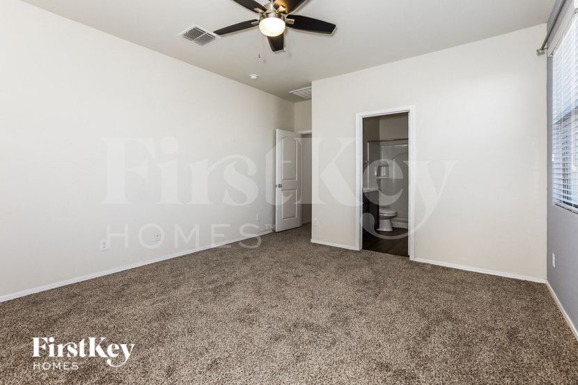 Building Photo - 11316 E Cliffrose Ln