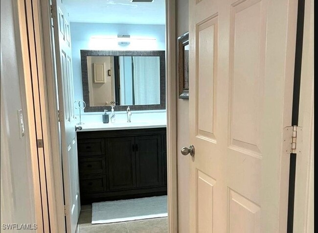 Building Photo - 1865 Florida Club Dr