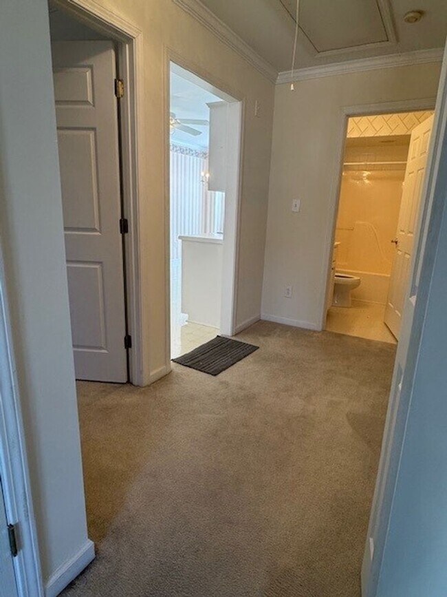 Building Photo - ****** $200 OFF FIRST FULL MONTH OF RENT!! ******