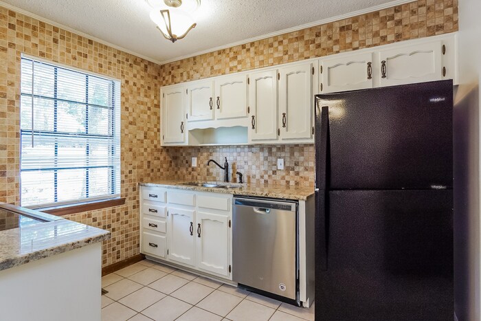 Building Photo - 204 Tradewinds Cir