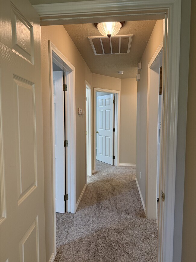 Building Photo - 223 Karten Ln