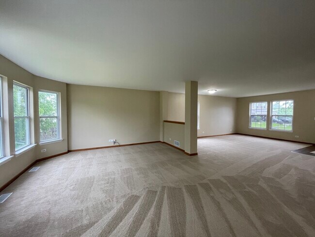 Building Photo - 649 Linda Ct