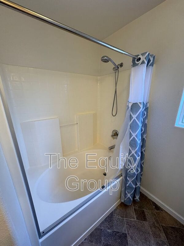 Building Photo - 2322 E Beech Ct
