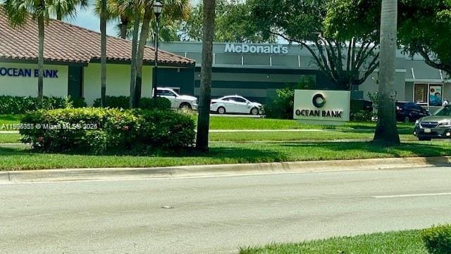 Building Photo - 7470 Miami Lakes Dr